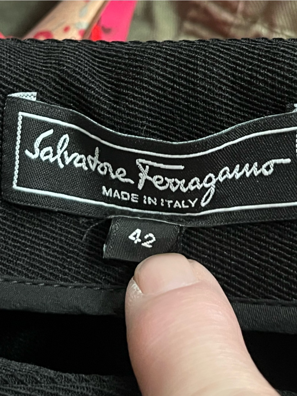 Salvatore Ferragamo women’s black high rise slim cut trousers Made in Italy - Picture 11 of 15